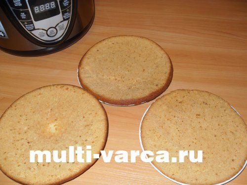 Медовий торт у мультиварці