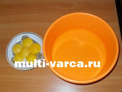Медовий торт у мультиварці