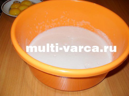 Медовий торт у мультиварці